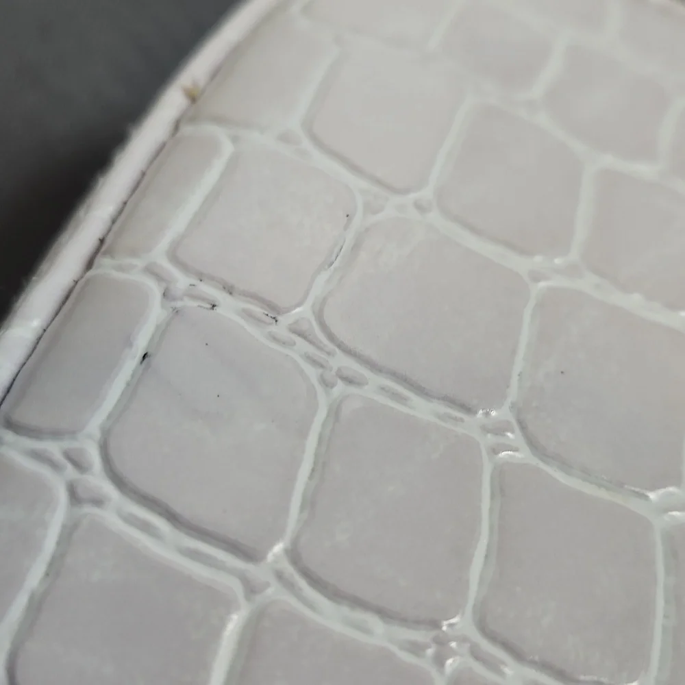 TRISH MCEvoy MAKE-UP CASE IN LAVANDER
